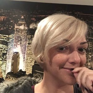 Meet your Posher, Caroline